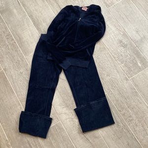 Juicy Couture velour sweat suit, navy. Top, size M Bottoms size S